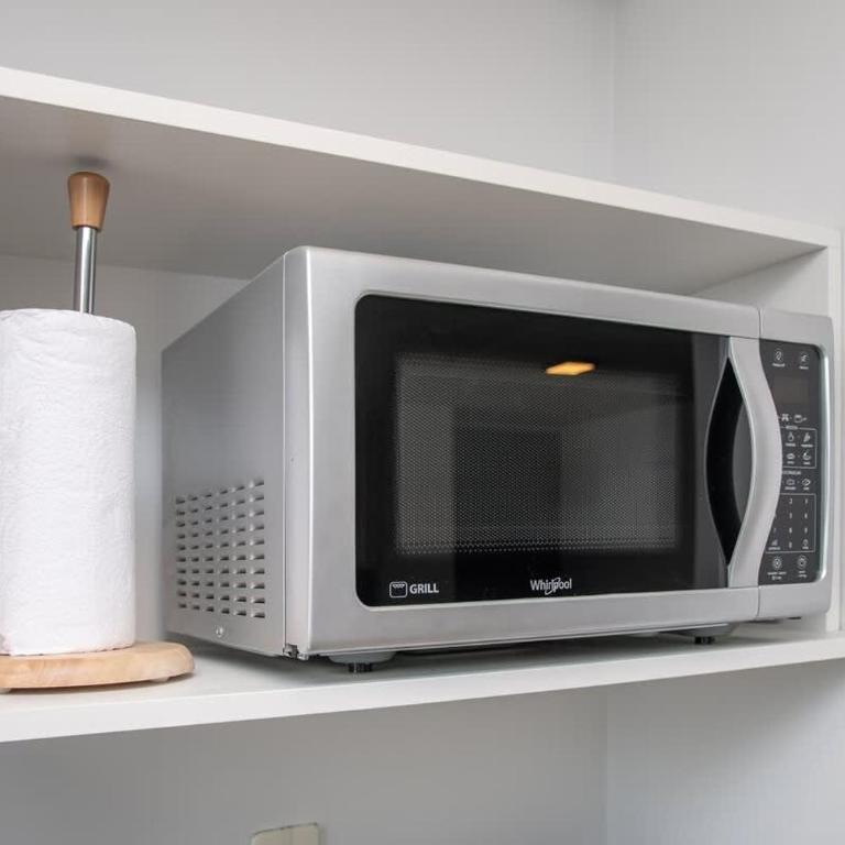Modern and Cozy 2 BR Apt with Pool Free Parking - Apartment - 40