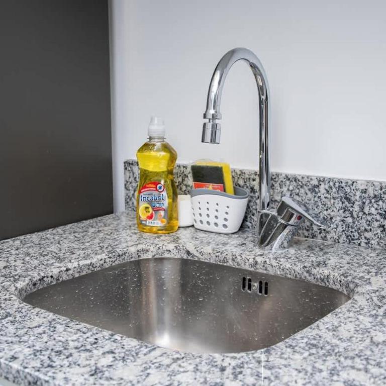 Modern and Cozy 2 BR Apt with Pool Free Parking - Apartment - 44