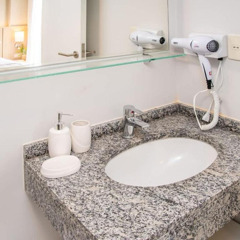 Modern and Cozy 2 BR Apt with Pool Free Parking - Apartment - 49