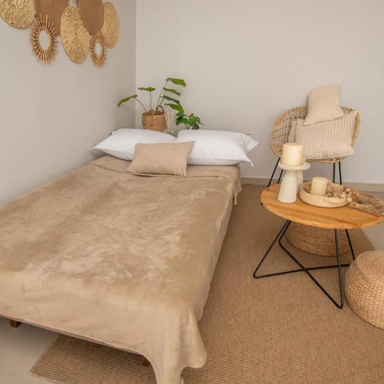Modern and Cozy 2 BR Apt with Pool Free Parking - Apartment - 55