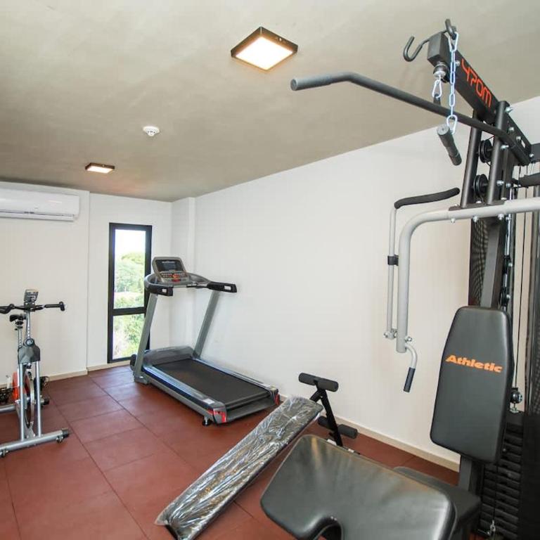 Modern and Cozy 2 BR Apt with Pool Free Parking - Apartment - 67