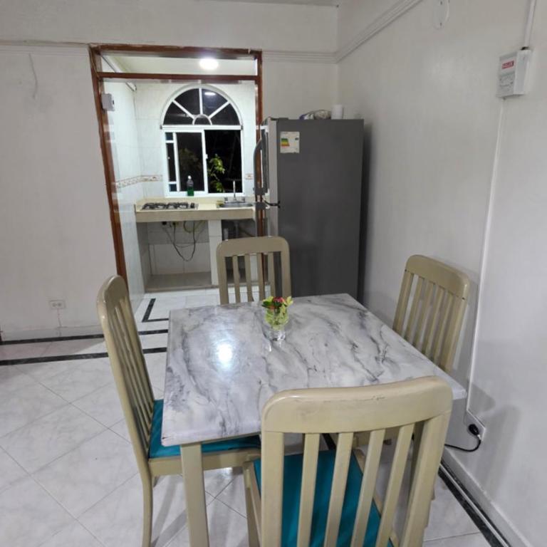 UNISANANDRES Apt 211 - Apartamento de 2 dormitorios - 2
