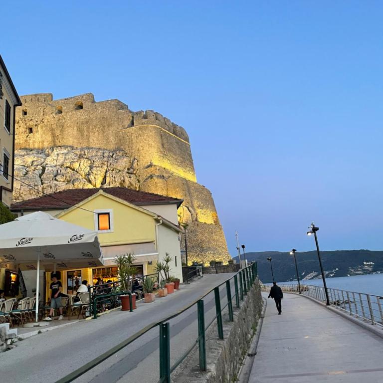 Boka view Heritage Apartment - Two-Bedroom Apartment with Bay View - 8