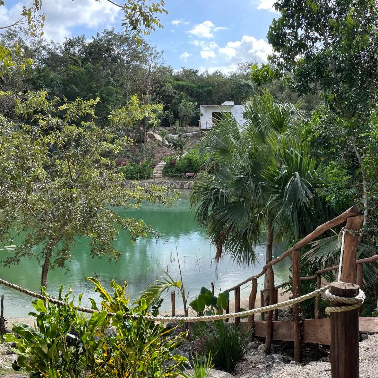 Cenote Escondido Cabañas y Camping - Family Room with Lake View - 13