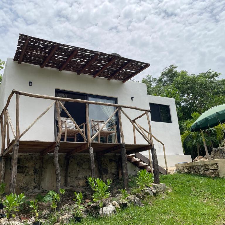 Cenote Escondido Cabañas y Camping - Family Room with Lake View - 8
