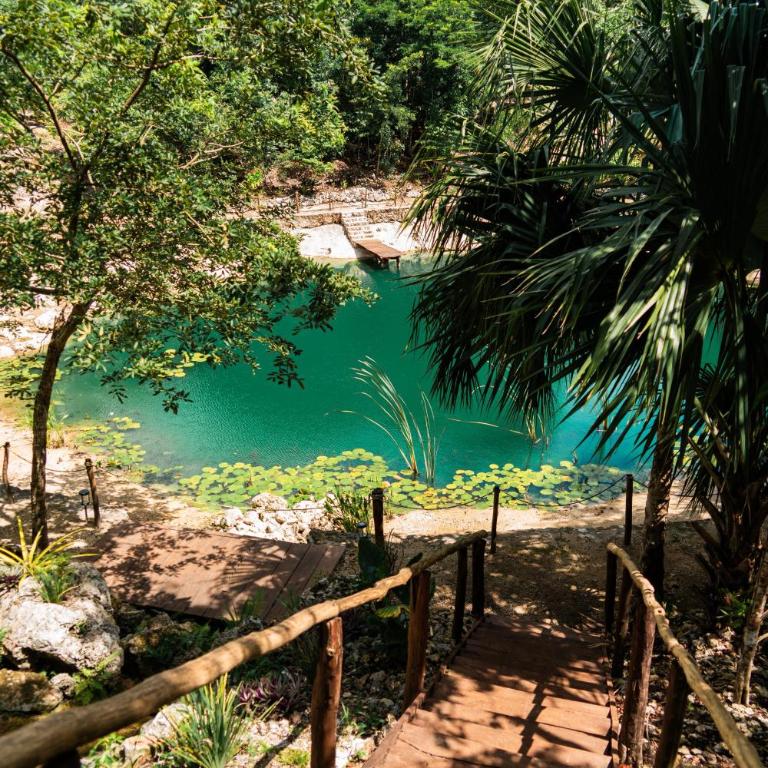 Cenote Escondido Cabañas y Camping - Family Room with Lake View - 10