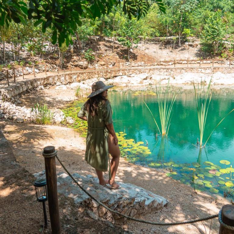 Cenote Escondido Cabañas y Camping - Family Room with Lake View - 15