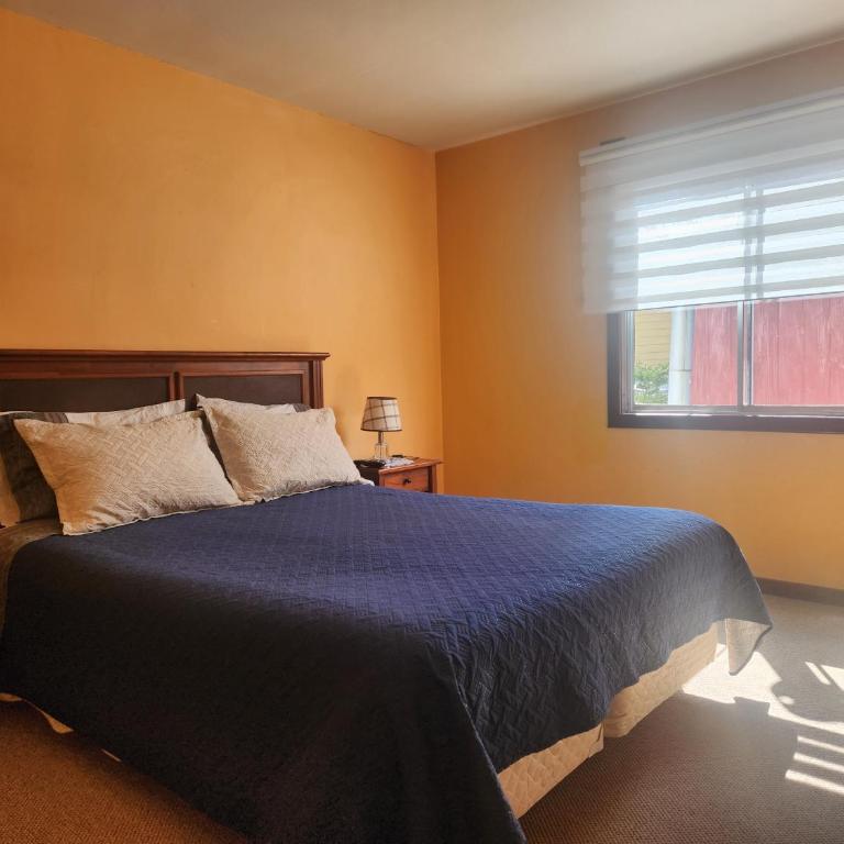 Hostal Mirador Quellón - Double Room with Private Bathroom - 1