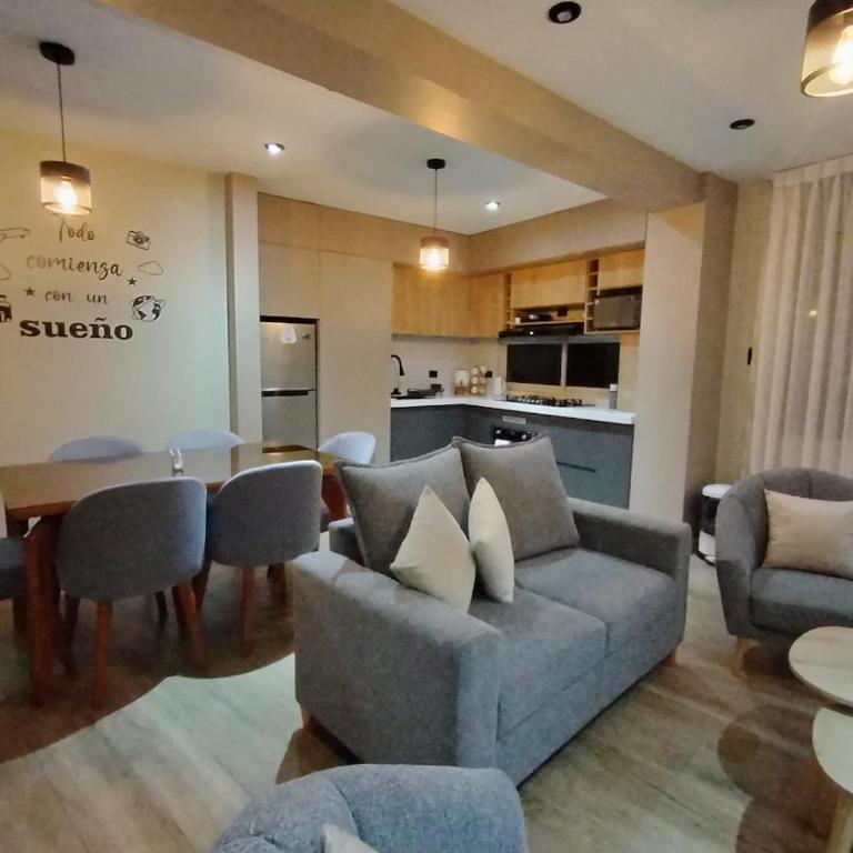 Moderno y cómodo de dos habitaciones - Two-Bedroom Apartment - 15