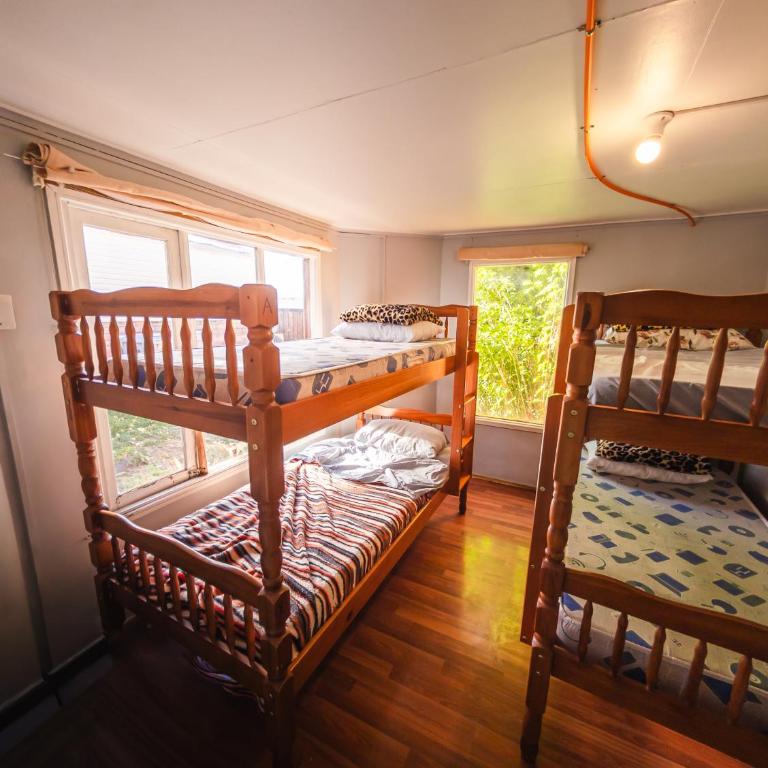 Hostel Patagonia Backpackers - Bunk Bed in Mixed Dormitory Room - 7