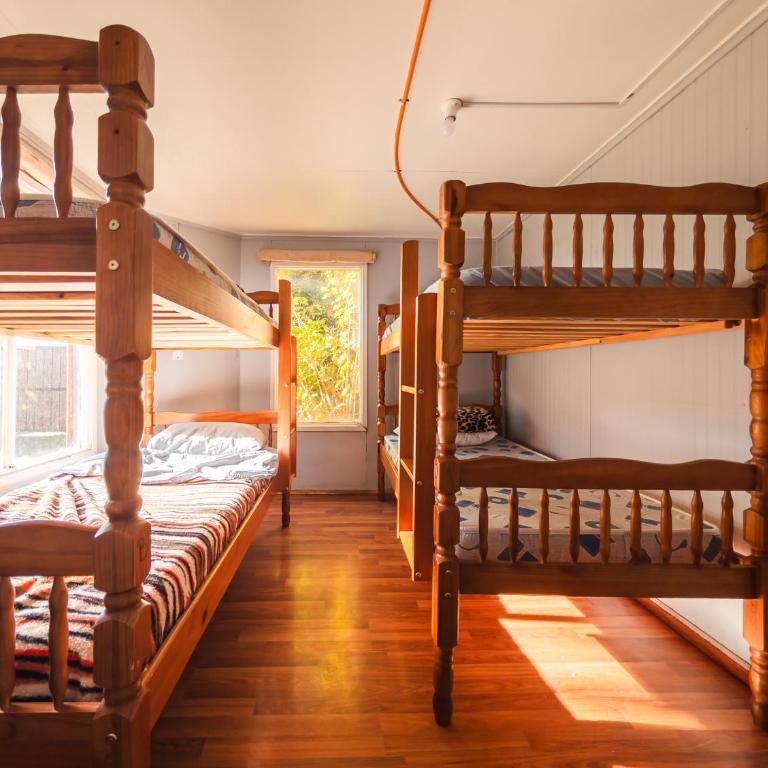 Hostel Patagonia Backpackers - Bunk Bed in Mixed Dormitory Room - 8