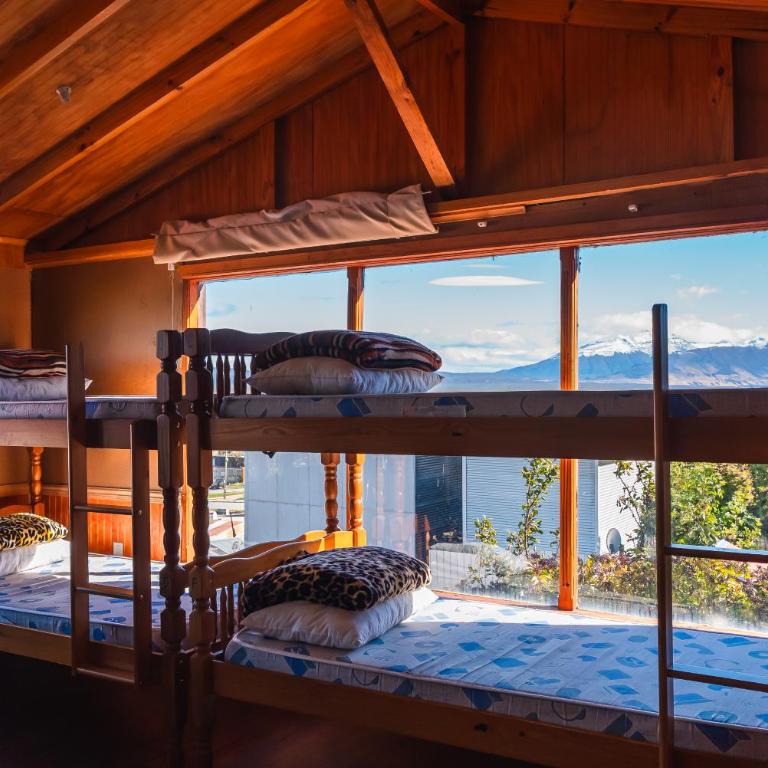 Hostel Patagonia Backpackers - Bunk Bed in Mixed Dormitory Room - 4