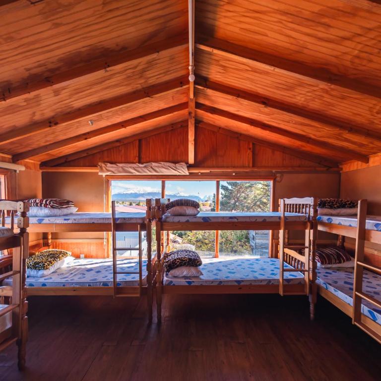 Hostel Patagonia Backpackers - Bunk Bed in Mixed Dormitory Room - 7