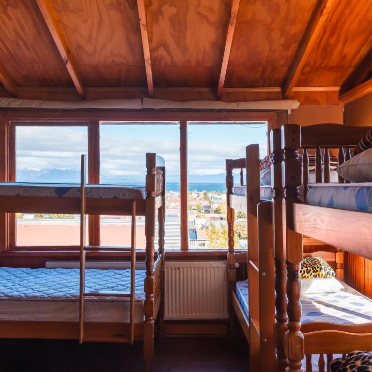 Hostel Patagonia Backpackers - Bunk Bed in Mixed Dormitory Room - 19