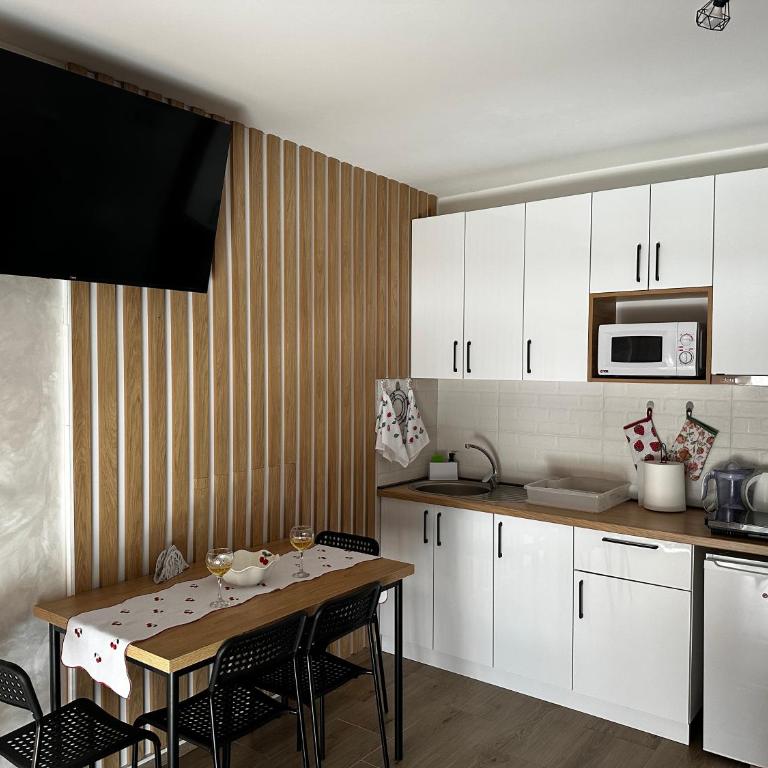 Apartman Dan i Noć - One-Bedroom Apartment - 9