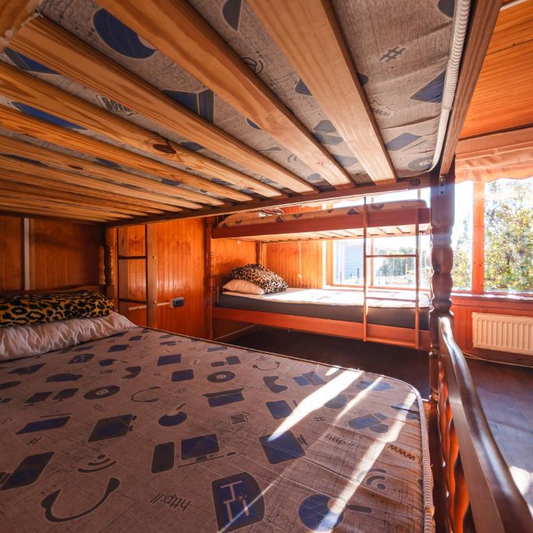 Hostel Patagonia Backpackers - Bunk Bed in Mixed Dormitory Room - 10