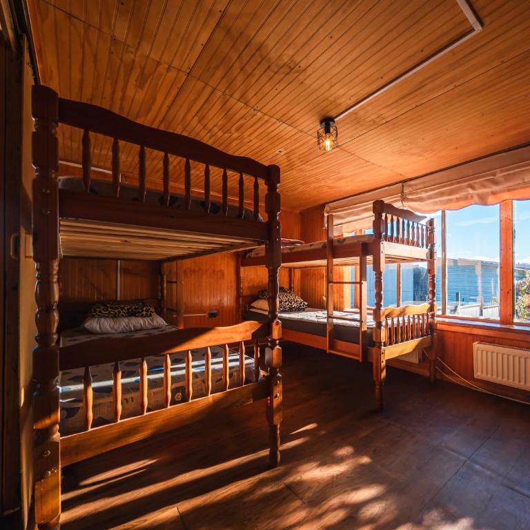 Hostel Patagonia Backpackers - Bunk Bed in Mixed Dormitory Room - 6