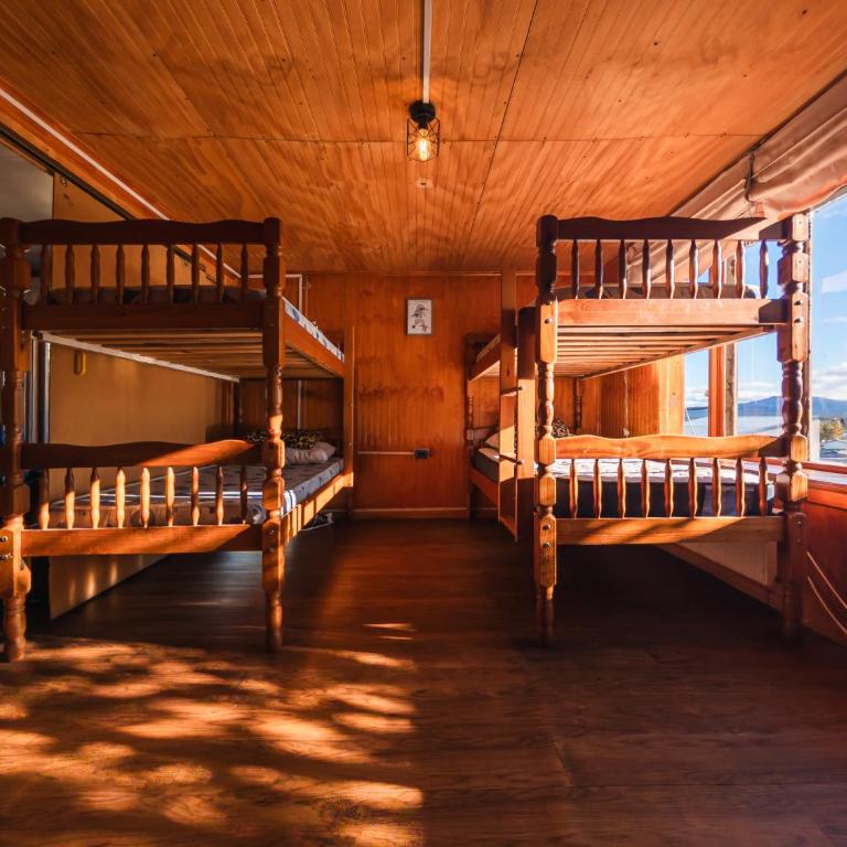 Hostel Patagonia Backpackers - Bunk Bed in Mixed Dormitory Room - 5