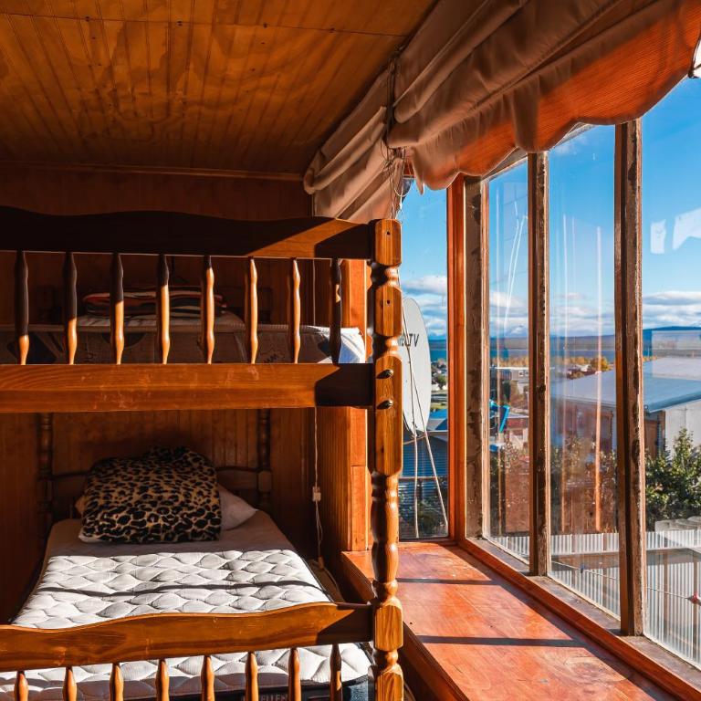 Hostel Patagonia Backpackers - Bunk Bed in Mixed Dormitory Room - 8