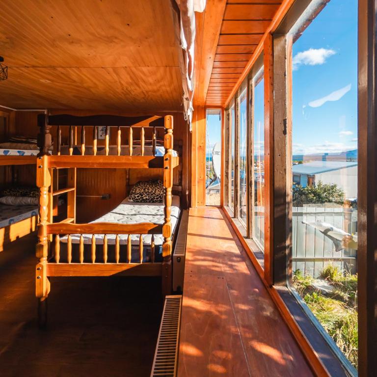 Hostel Patagonia Backpackers - Bunk Bed in Mixed Dormitory Room - 14