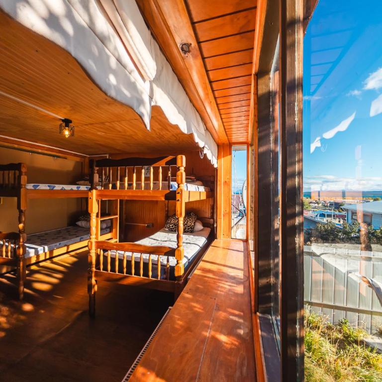 Hostel Patagonia Backpackers - Bunk Bed in Mixed Dormitory Room - 13