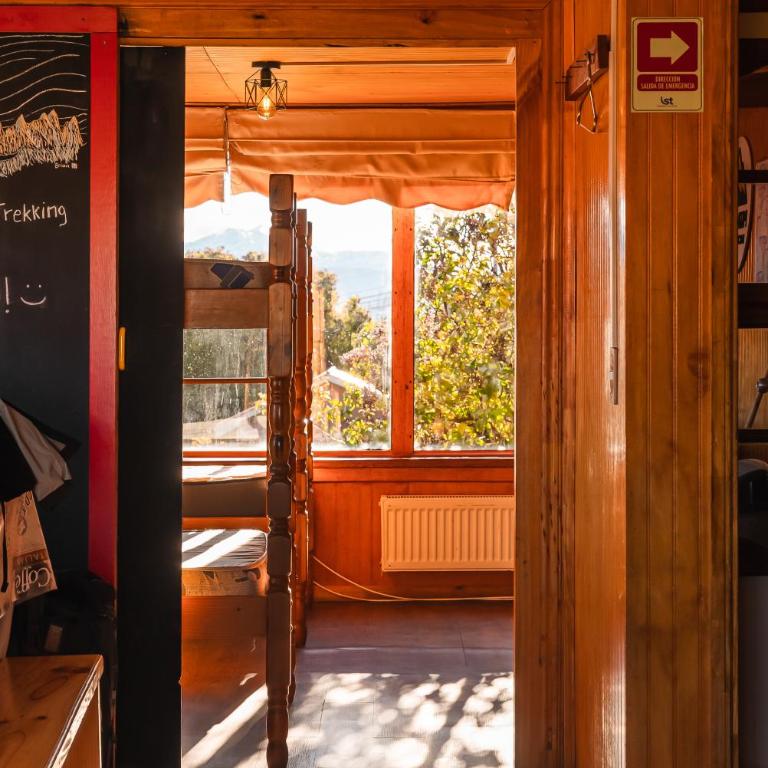 Hostel Patagonia Backpackers - Bunk Bed in Mixed Dormitory Room - 22