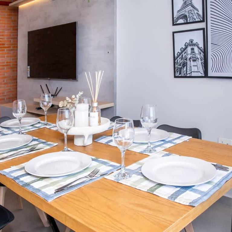 Modern 2BR Apt with Balcony Free Parking B53 - Apartamento - 23