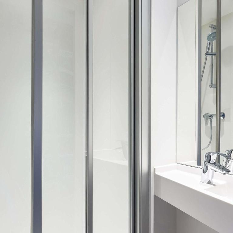 hotelF1 Villeneuve Loubet - Chambre Cabrio avec Salle de Bains Privative - 4