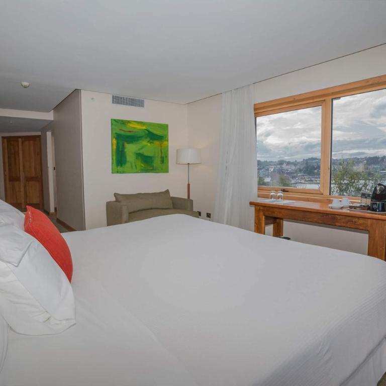 Wyndham Puerto Varas Pettra - King Suite - Non-Smoking - 1