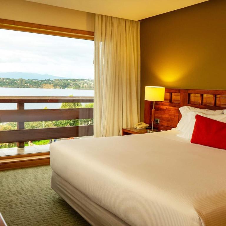 Wyndham Puerto Varas Pettra - Deluxe Double or Twin Room - 1