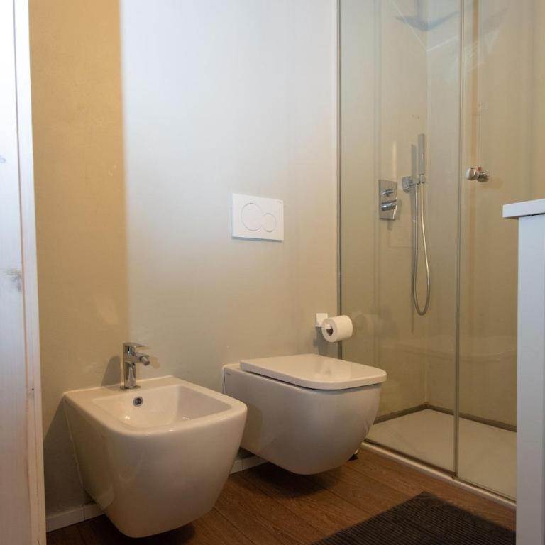 Apartment 75 mq for 5-6 p 100 m from the lake - Appartamento con 3 Camere da Letto - 72