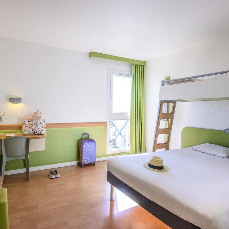 ibis budget Cannes Mougins - Chambre Standard avec 1 Lit Double et 1 Lit Simple - 4