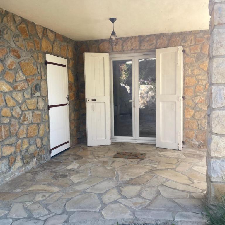 Rez de villa Peymeinade - Maison 1 Chambre - 10