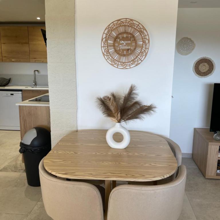 Rez de villa Peymeinade - Maison 1 Chambre - 21