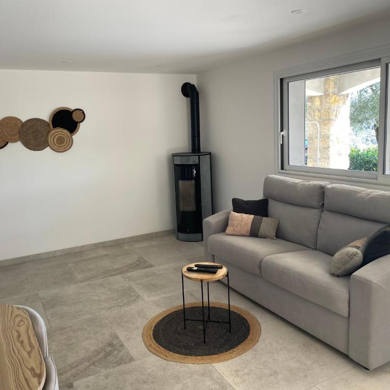 Rez de villa Peymeinade - Maison 1 Chambre - 14