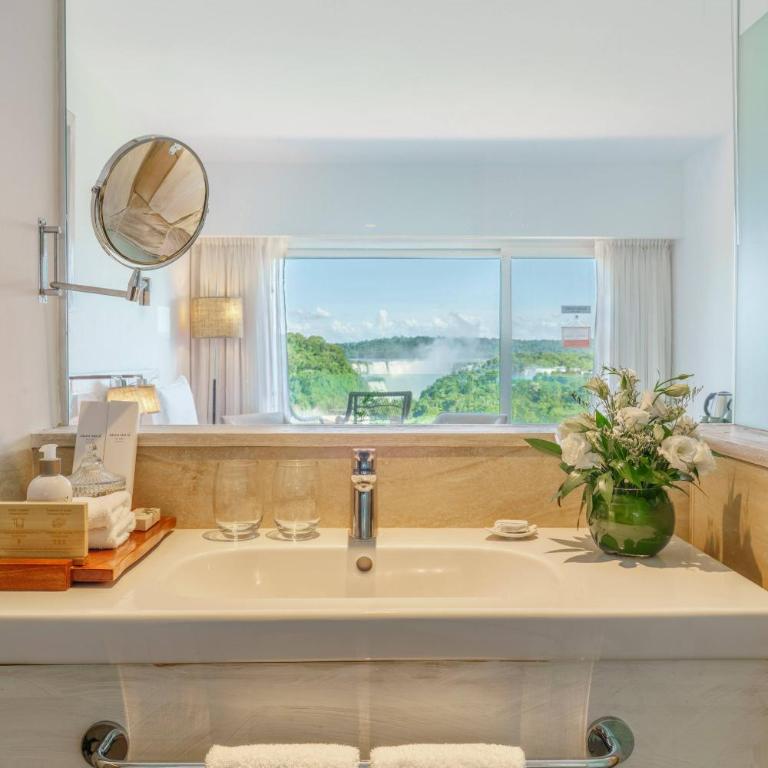 Gran Meliá Iguazú - Habitación Red Level con cama extragrande y vistas a las cataratas - 3