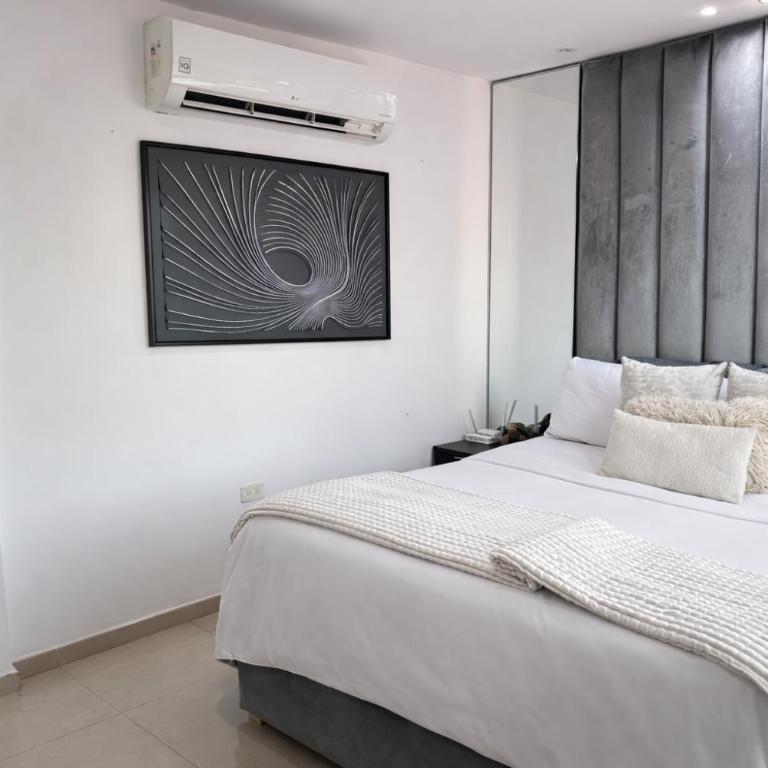 Casa con jacuzzi en La Aurora, Guayaquil, 3 habitaciones, ideal para familias, con sala, comedor y cocina equipada - Three-Bedroom Apartment - 51