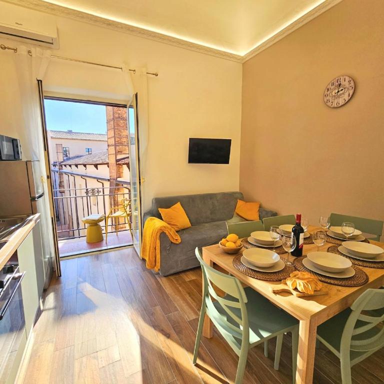 Antica dimora di sant'Antonino - charming central apartment for 8 - Appartamento con 2 Camere da Letto - 10