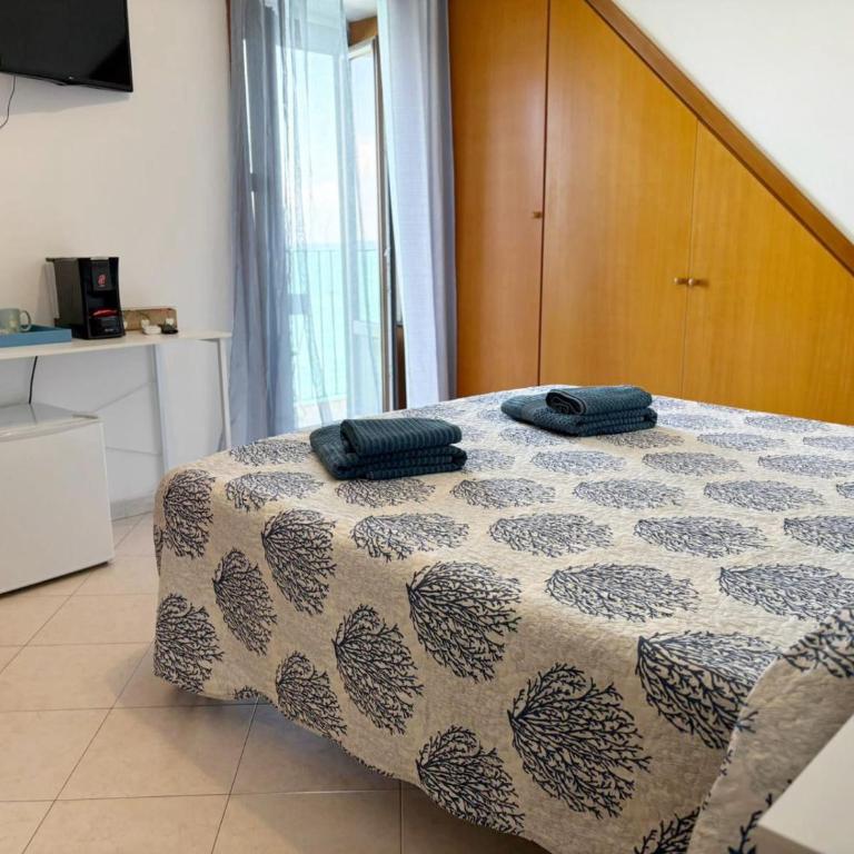 Sailor's 77 - Deluxe Double Room with Sea View - 5