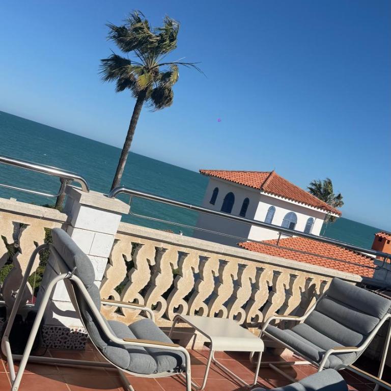 Atico la piramide en primera 1º línea de mar - Apartamento de 2 dormitorios con terraza y vistas al mar - 4