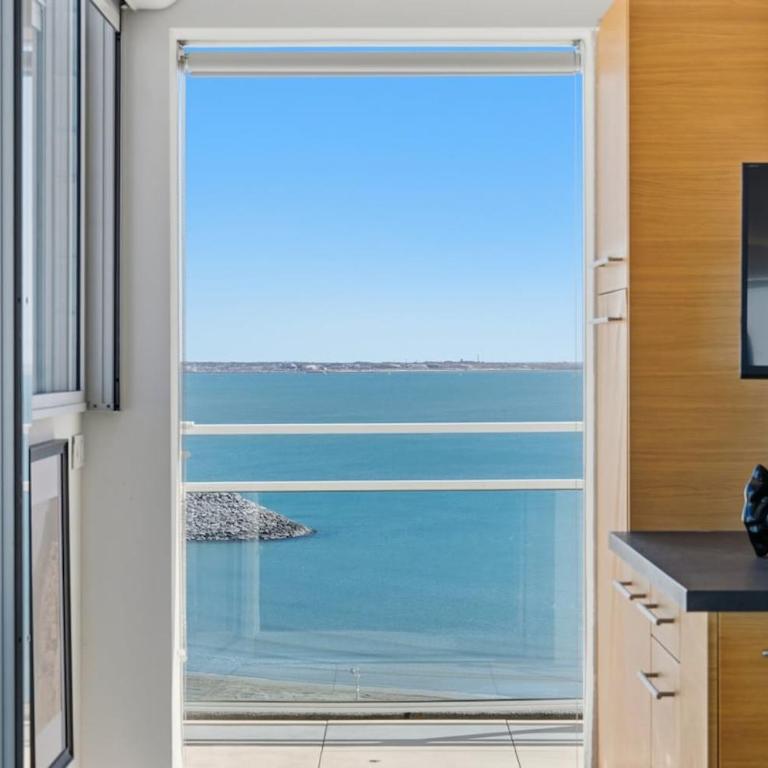 Panoramic Sea View Top-Floor Waterfront Apartment - Apartamento de 1 dormitorio - 10