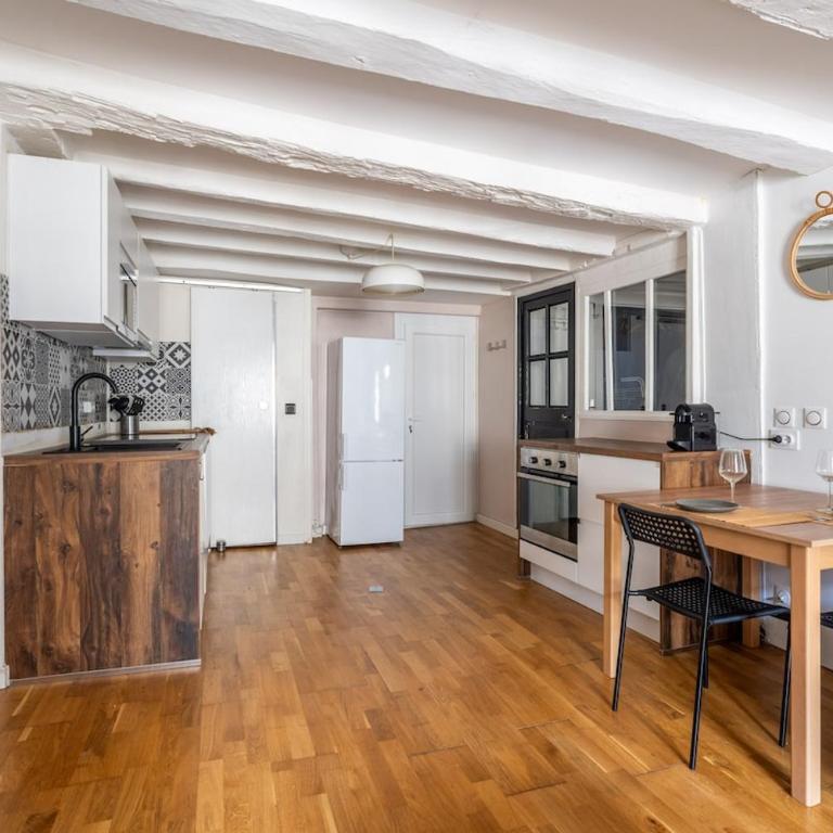 Chez Diane - entre châteaux et cathédrale - One-Bedroom Apartment - 10