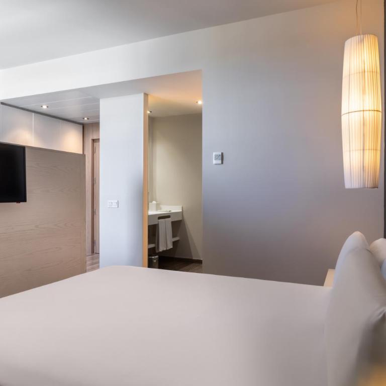 Hotel SB Plaza Europa - Habitación Familiar (2 adultos y 2 niños) - 4