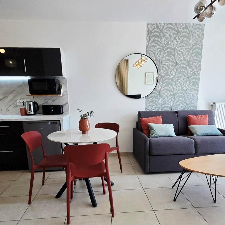 LE 84 - Entre ville et lac, au calme - terrasse - place de parking SEJOURAIXLESBAINS - Apartment mit 1 Schlafzimmer - 5