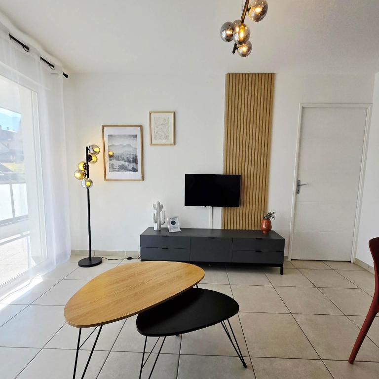 LE 84 - Entre ville et lac, au calme - terrasse - place de parking SEJOURAIXLESBAINS - Apartment mit 1 Schlafzimmer - 9