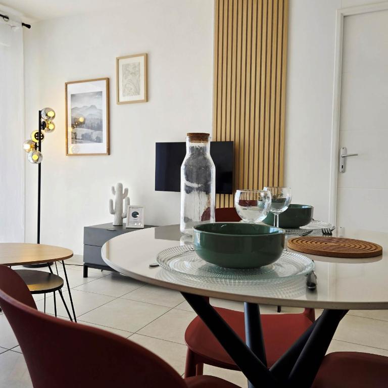 LE 84 - Entre ville et lac, au calme - terrasse - place de parking SEJOURAIXLESBAINS - Apartment mit 1 Schlafzimmer - 13