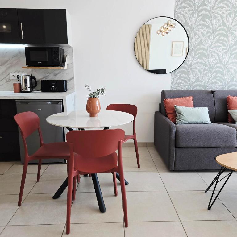 LE 84 - Entre ville et lac, au calme - terrasse - place de parking SEJOURAIXLESBAINS - Apartment mit 1 Schlafzimmer - 18