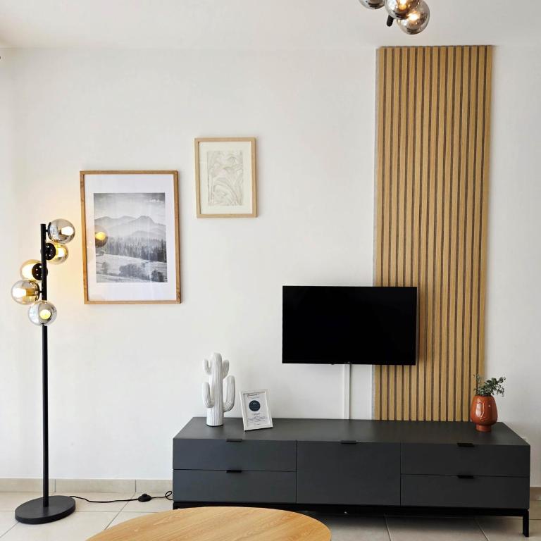 LE 84 - Entre ville et lac, au calme - terrasse - place de parking SEJOURAIXLESBAINS - Apartment mit 1 Schlafzimmer - 21