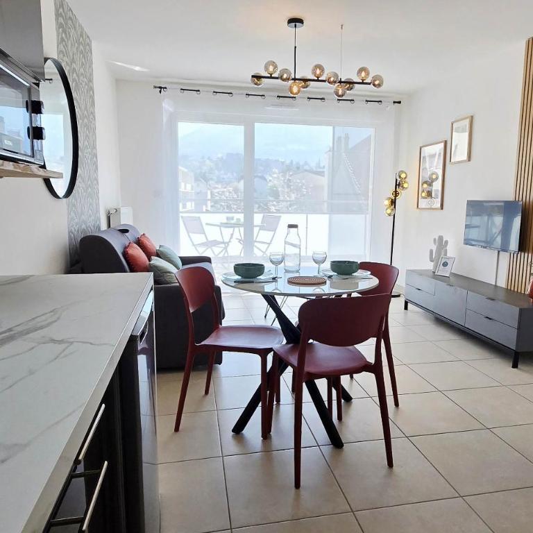 LE 84 - Entre ville et lac, au calme - terrasse - place de parking SEJOURAIXLESBAINS - Apartment mit 1 Schlafzimmer - 24
