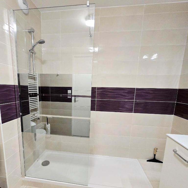 LE 84 - Entre ville et lac, au calme - terrasse - place de parking SEJOURAIXLESBAINS - Apartment mit 1 Schlafzimmer - 19